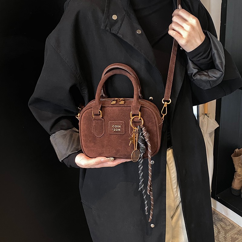 Transfronterizo texturas esmeriladas bolsas de terciopelo mujeres otoño y invierno 2024 nuevo bolso de mano nicho bolso de mujer diario versátil