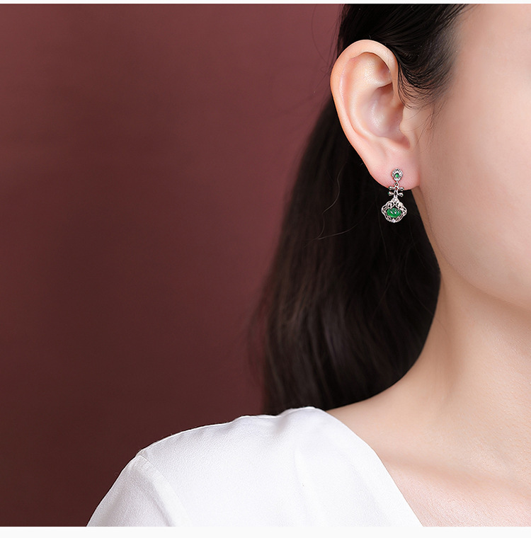 Bông tai bạc S925 mạ vàng đính ngọc lục bảo tự nhiên kiểu Ruyi Pipa rỗng phong cách Trung Quốc — Kiểu màu bạc chi tiết 6