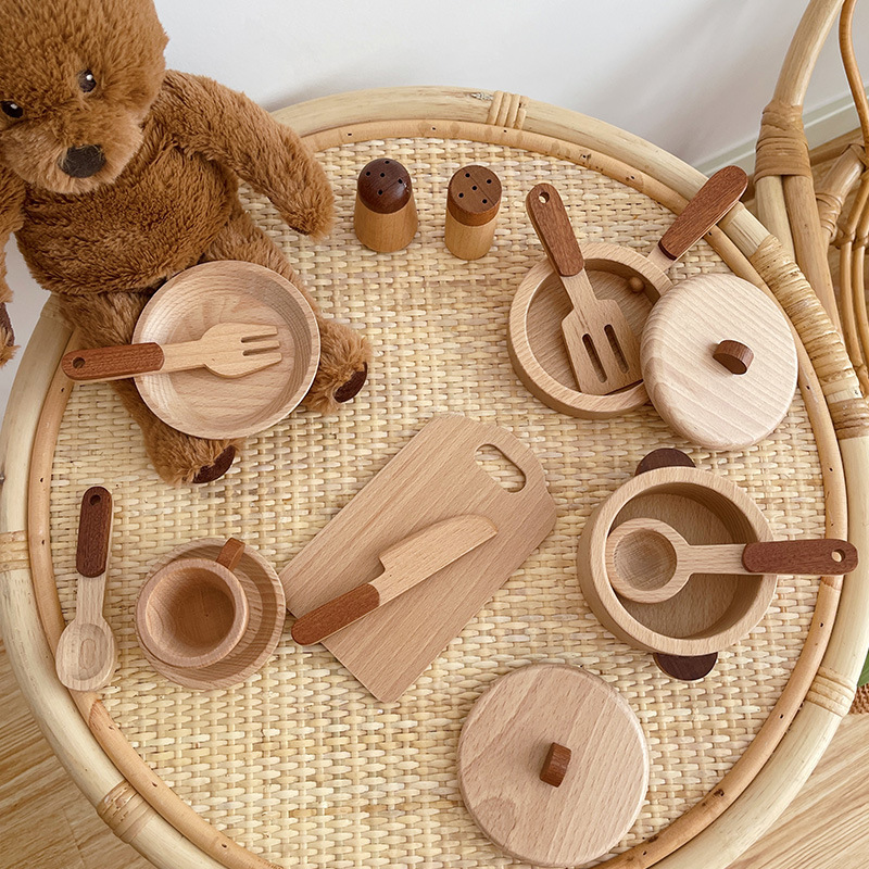 Wooden children's tableware for fruits and vegetables