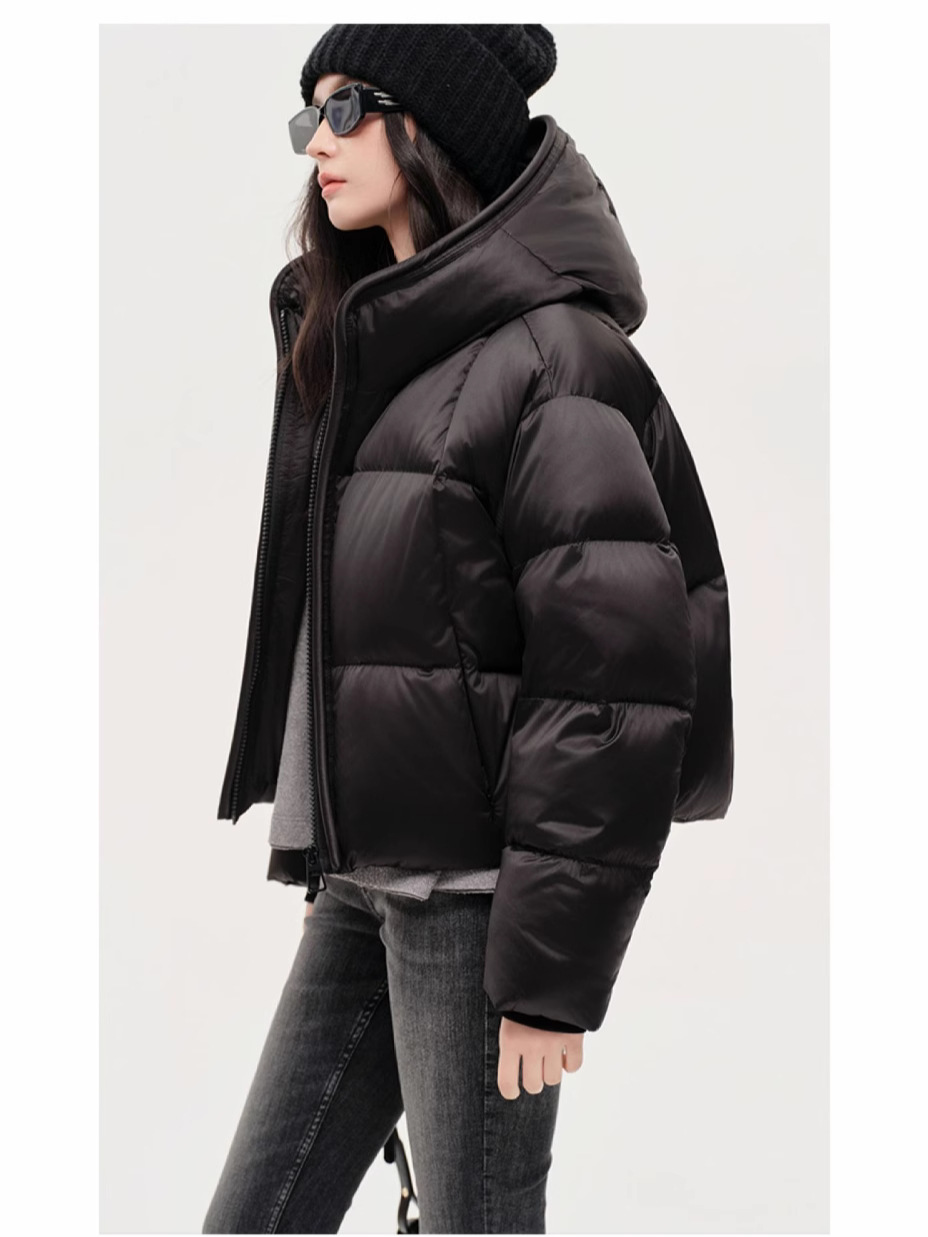 Ropa de exterior 2026 para mujeres pequeñas, chaqueta gruesa de algodón con capucha, estilo corto, resistente al viento, práctica para el invierno, versátil.