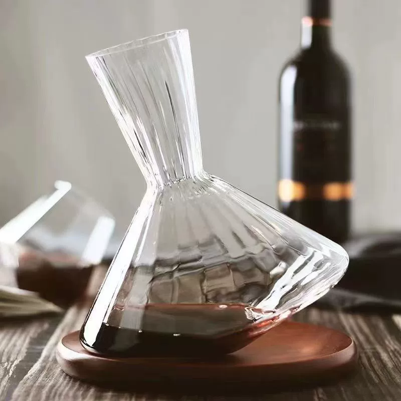 Fast wine decanter for home use, wine dispenser, rotating roly-poly doll