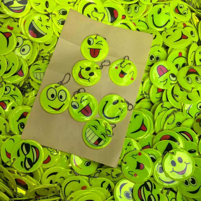 Manufacturer Produces Reflective Pendants with Smiley Faces, Multi-Expression Schoolbag Pendants, Traffic Safety Reflective Pendants, Warning Keys Manufacturer Produces Reflective Pendants with Smiley Faces, Multi-Expression Schoolbag Pendants, Traffic Safety Reflective Pendants, Warning Keys