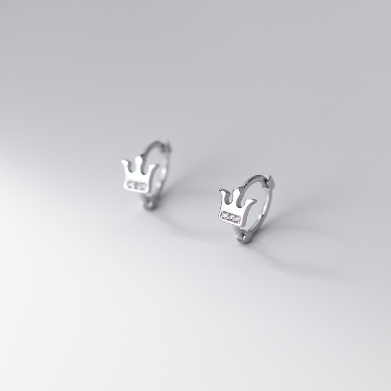 Eloch s925 crown plateada dulce auriculares coreana simple pequeño diamante fresco temperamento joyas de orejas M00322