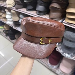 秋冬款个性裂纹皮革显瘦平顶帽子女网红小众百搭时尚时装帽鸭舌帽