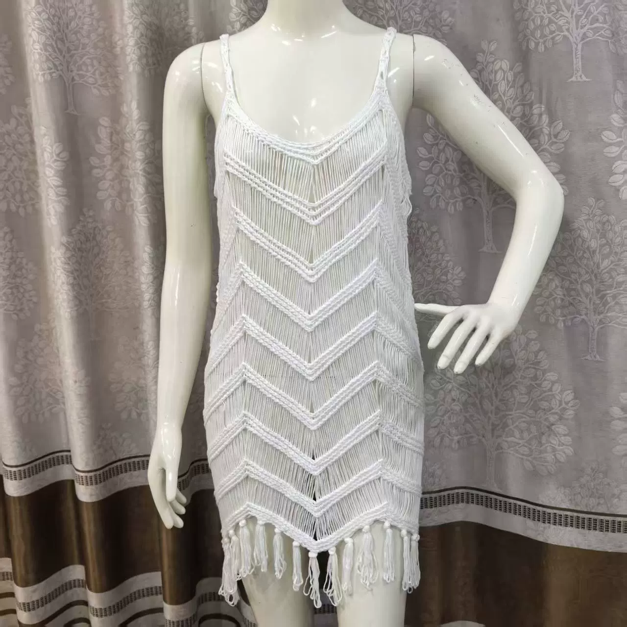 2026 款手钩花拼接流苏沙滩罩衫镂空时尚宽松大码纯色度假 防晒服