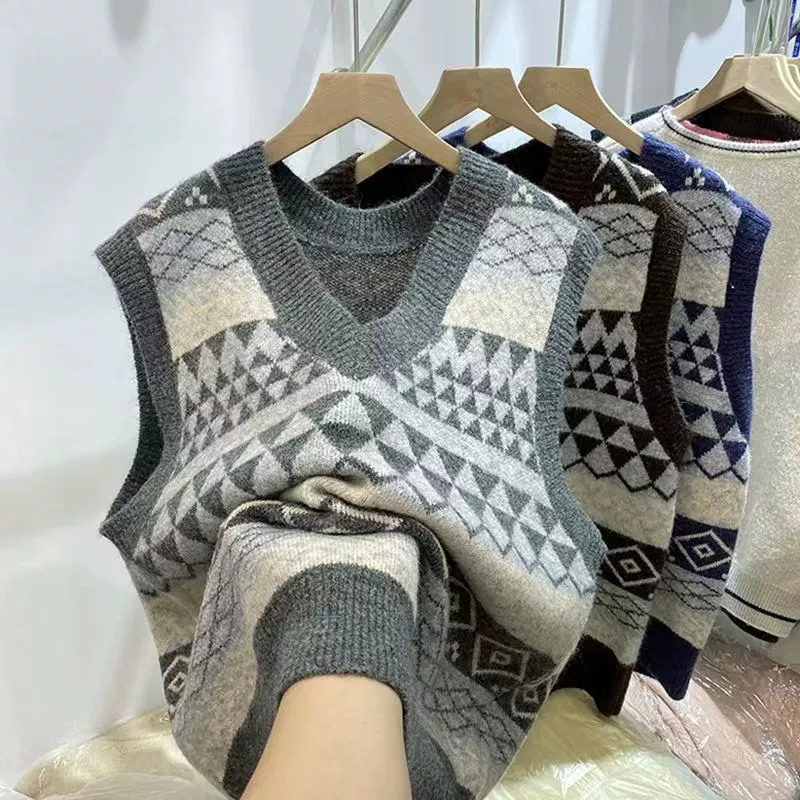 Женский жилет 2023 Новый весенний Свободный вязаный жилет Дизайн Нишевый женский наборный верхний жилет
