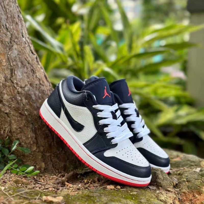 Putian Pure Original Aj1 Men's and Women's Low-Top Non-Slip Safety Sneakers Campus Trendy Couple Sports Casual Shoes Putian Pure Original Aj1 Men's and Women's Low-Top Non-Slip Safety Sneakers Campus Trendy Couple Sports Casual Shoes
