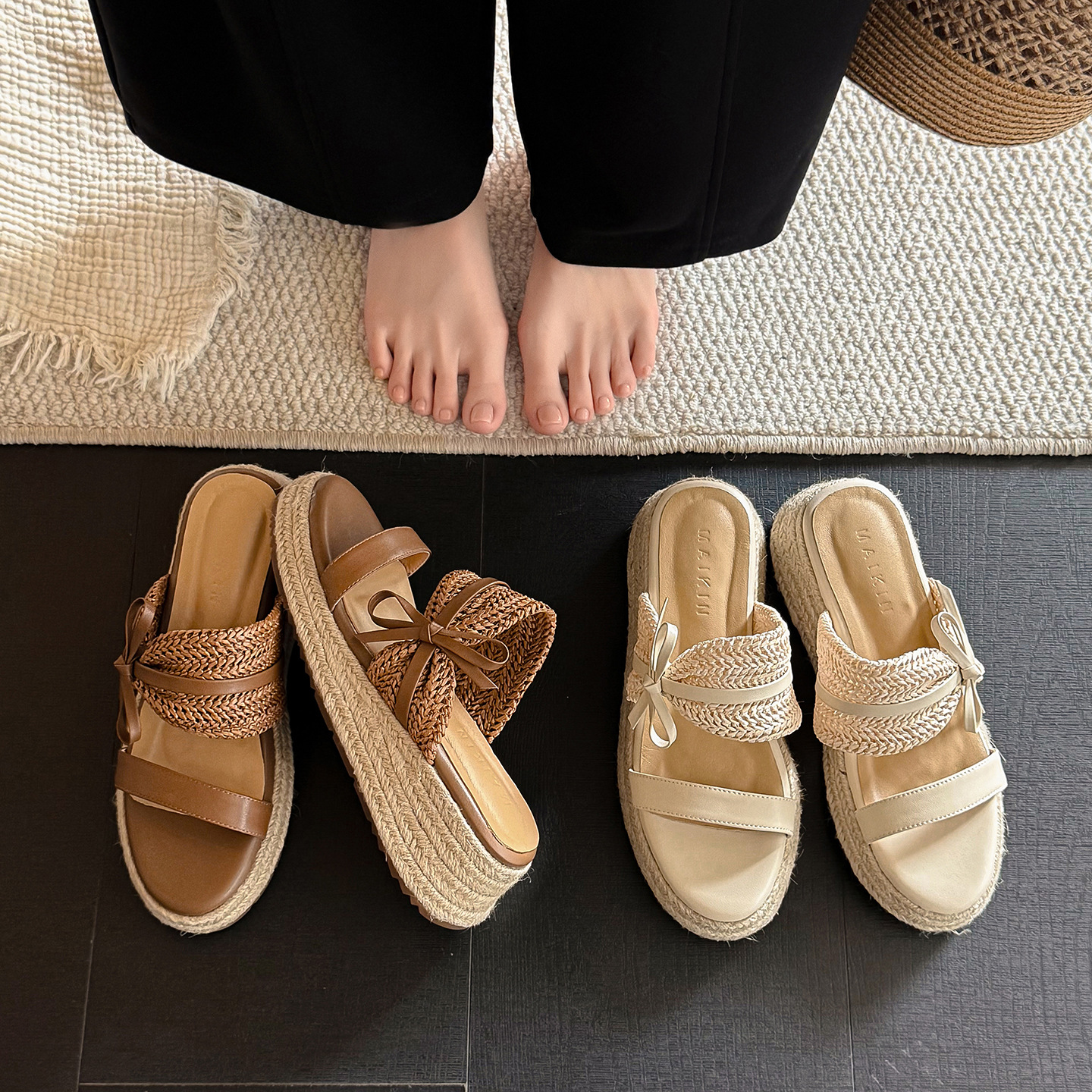 Dép sandal xỏ ngón nữ đế đan rơm cao gót nơ bướm — màu nâu, màu trắng ngà