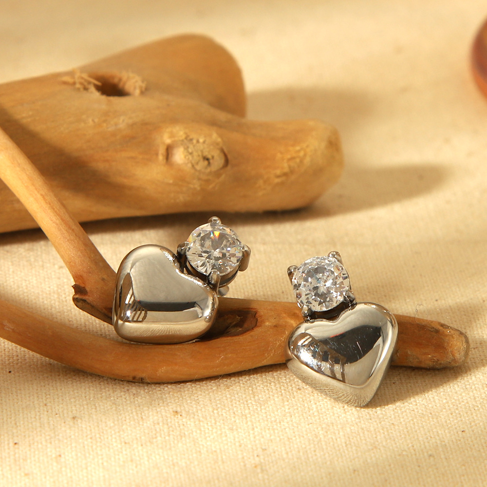 Holiday, Daily Occasion 1 Pair Vintage Style Classic Style Heart Shape 304 Stainless Steel 18K Gold Plated Ear Studs
