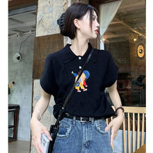 �H��춮aƷչʾ����-��ɫPOLO�I�����r��Ů�ļ��¿���������ӡ��T