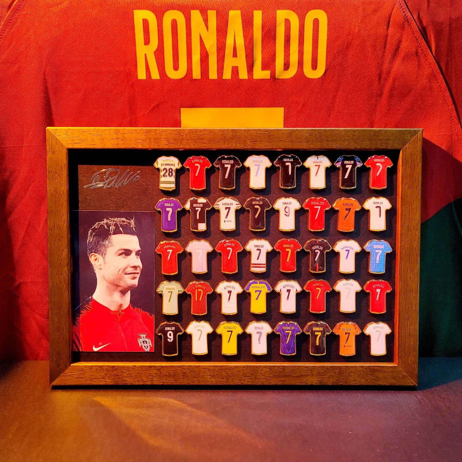Messi Ronaldo camiseta insignia marco de madera sólida recuerdos de fútbol hechos a mano alrededor del cumpleaños del novio Regalo del festival de Qixi image 29