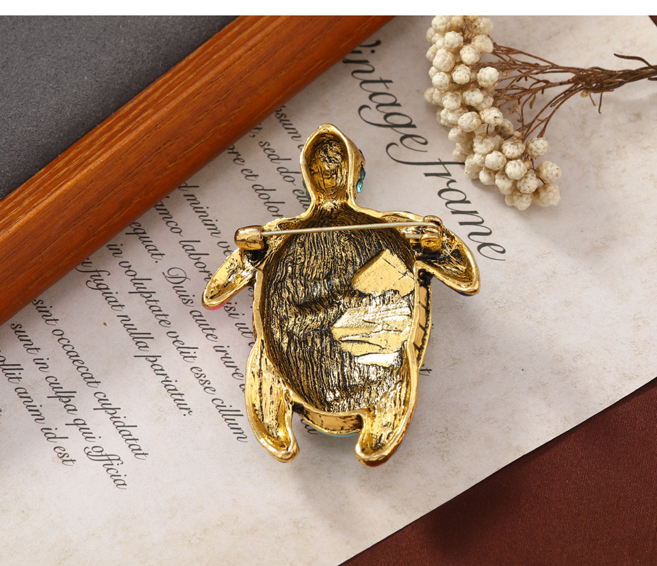 Alloy Material Casual Retro Pin Tortoise Alloy Enamel Inlay Rhinestones Unisex Brooches