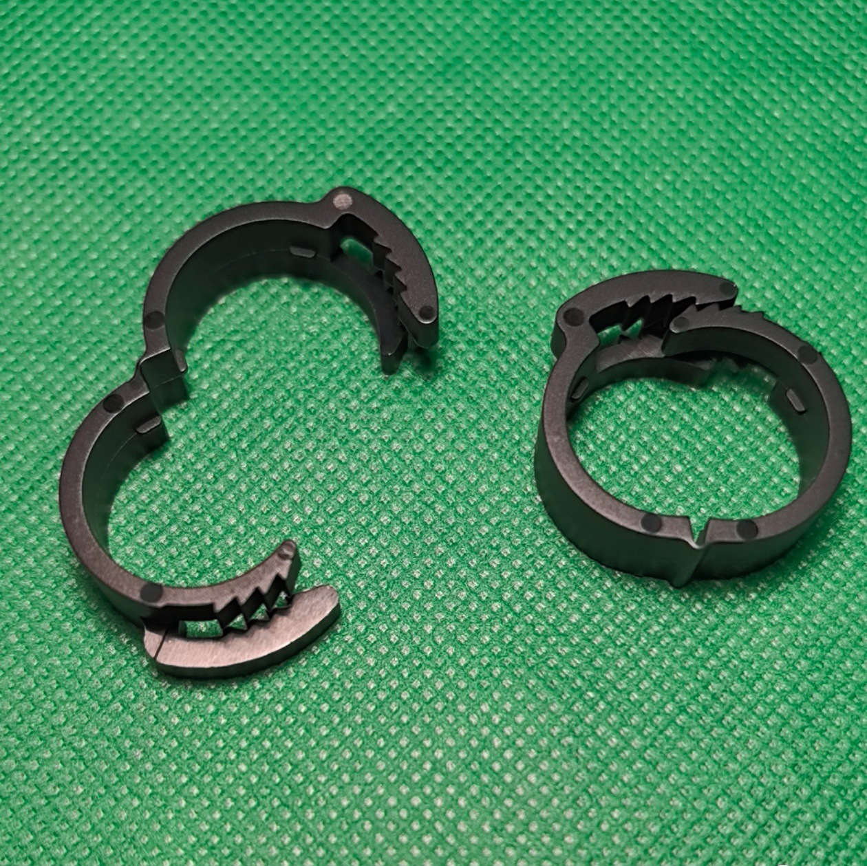 源头工厂G70094086 塑料黑色夹线圈线套 卡锁式圆形球形线夹