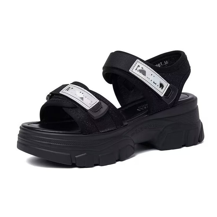 Sandalias deportivas para mujeres 2026 nuevo verano versátil muffin pendiente de fondo grueso y moda para usar zapatos de playa para mujeres