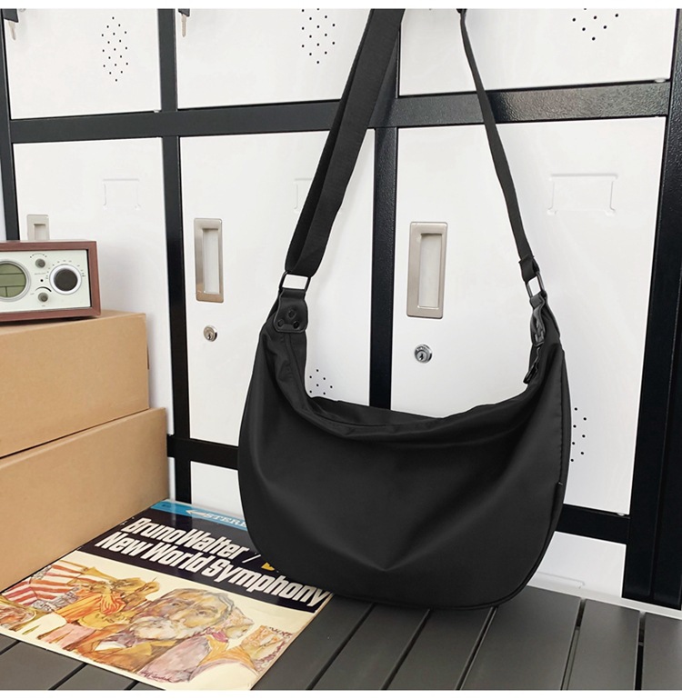 ins Simple nylon fabric crossbody bag for women 2023 new Korean style fashionable single-shoulder dumpling bag for students, trendy single-shoulder bag undefined