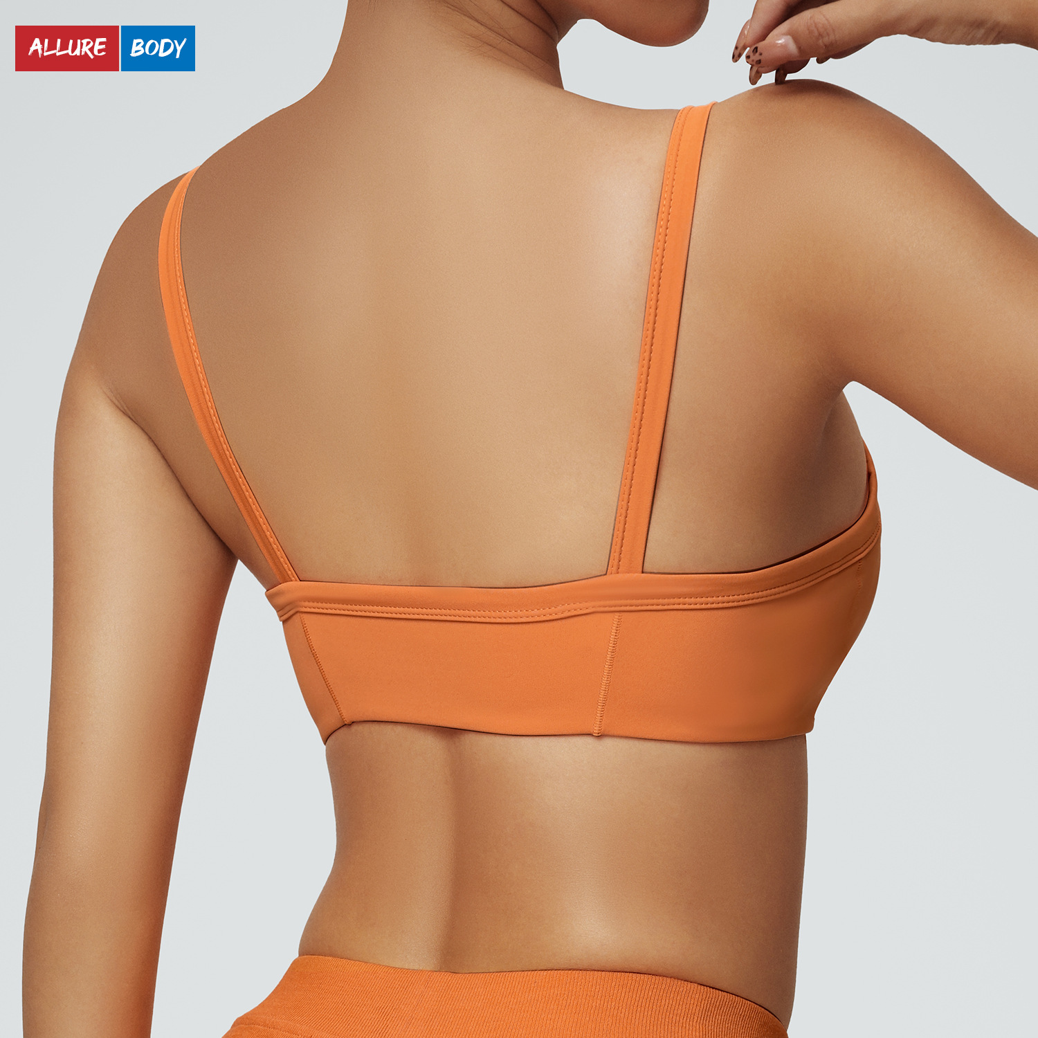 Europa y América desnudos transfronterizos ropa interior deportiva vestida en el exterior para reunir la espalda hermosa bra de yoga para mujeres a prueba de choques bra de fitness integrado