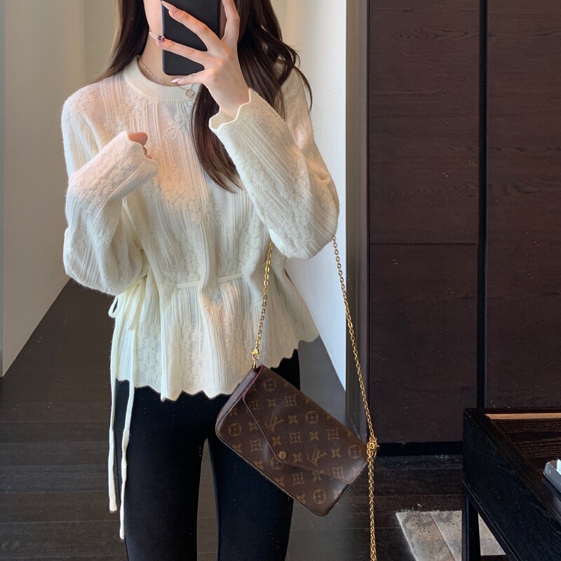 AMR UU ◆ French-style elegance: a sophisticated, jacquard-knit sweater with a fitted waist that creates a slimming effect, women's top, new for Fall/Winter 2026