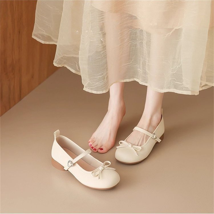 Dulces zapatos de arco superficial para mujeres primavera y verano de 2026 nueva moda redonda de estilo universal zapatos de talón grueso Marijin