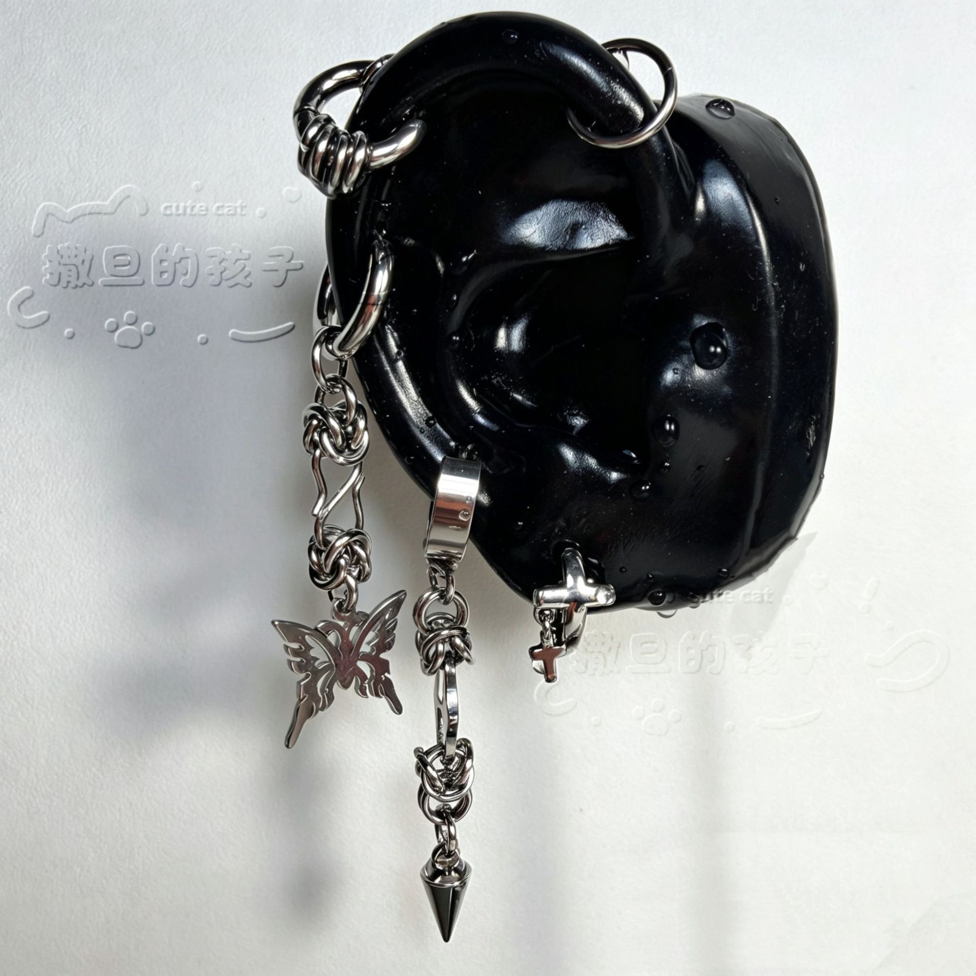 16G labret stud size and finish detail