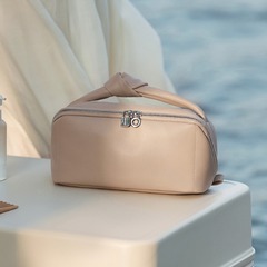女性のための化粧品バッグ 2025 新しいポータブル大容量ポータブル化粧ブラシ収納袋ハイエンドトラベルトイレタリーバッグ