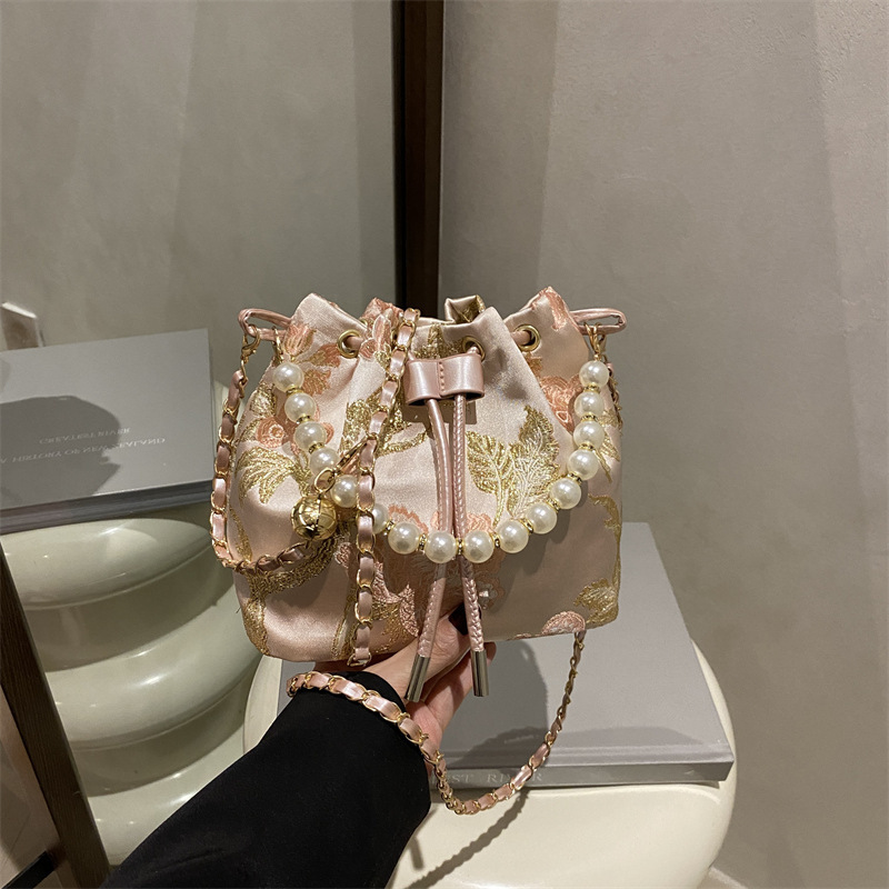 2025 New Cheongsam Style Pearl Fashionable New Chinese Style Large-Capacity Drawstring Trendy Crossbody Handheld Bucket Bag