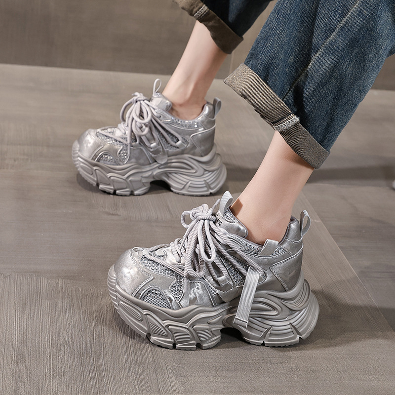 Giày sneaker nữ đế dày lưới thoáng khí phong cách daddy — màu be