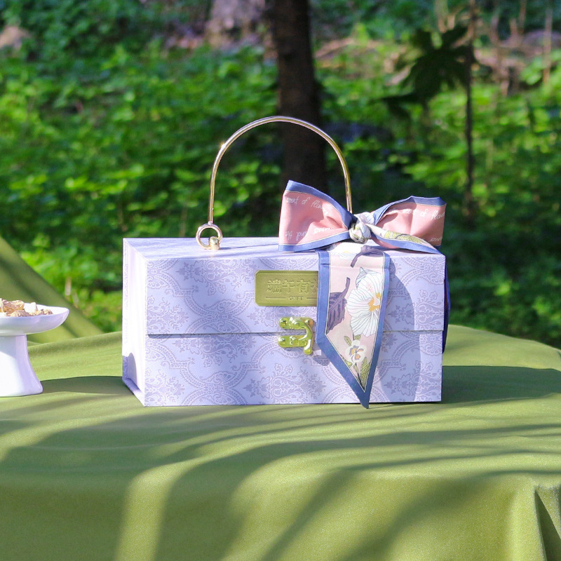 轻奢高级感手提盒礼品盒情人节送女友婚庆伴手礼礼盒现货批发