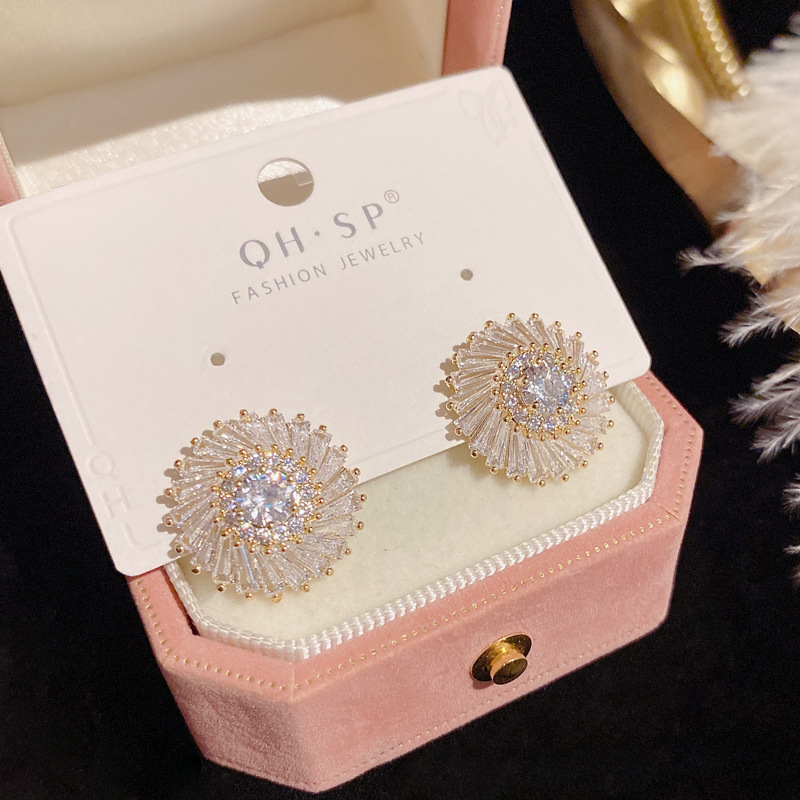 1 Pair Luxurious Sunflower Plating Inlay Copper Zircon Gold Plated Ear Studs display picture 2