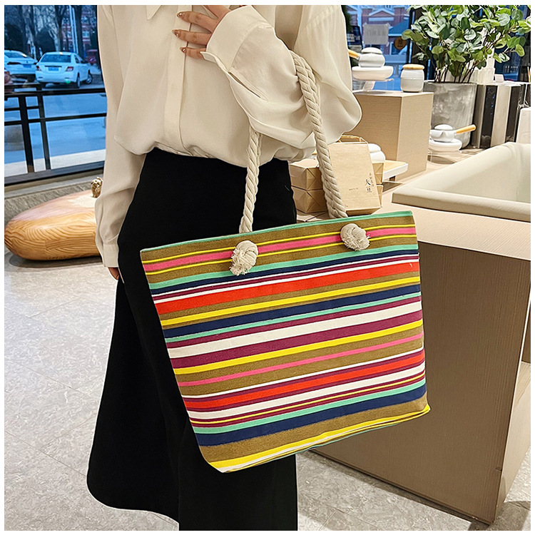 Women's Medium Canvas Geometric Stripe Streetwear Sewing Thread Square Zipper Tote Bag display picture 17