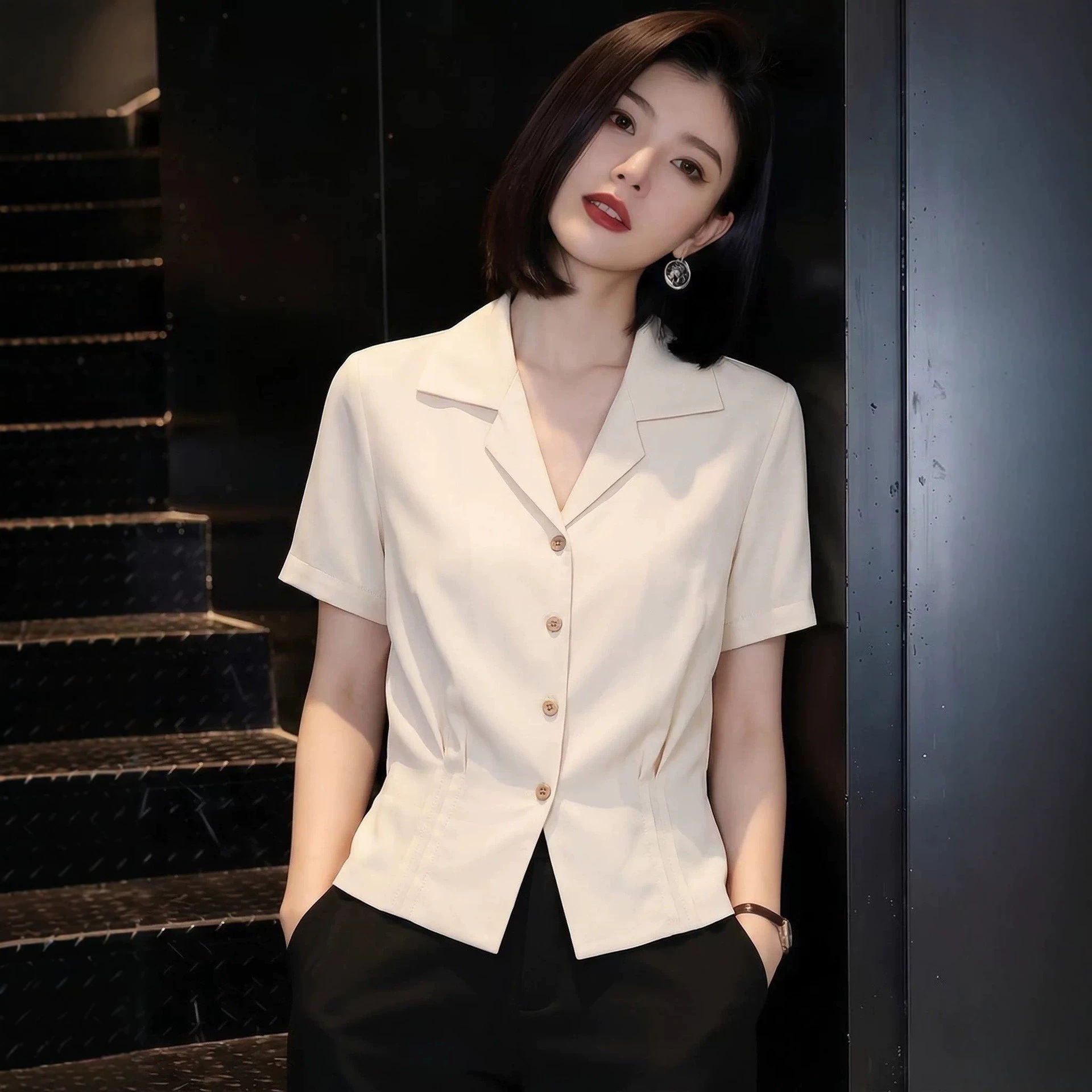 Áo sơ mi nữ cổ vest thắt eo tay ngắn kiểu mới — màu trắng ngà