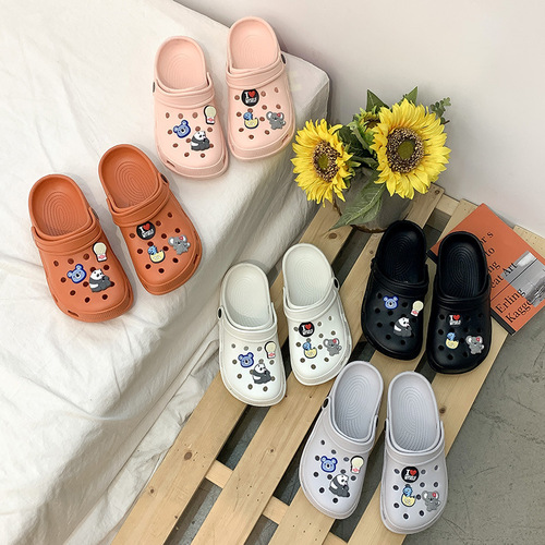 Women's thick-soled non-slip Crocs shoes with poop feeling, cartoon Internet celebrity beach Baotou sandals and slippers, soft-soled summer outer wear wholesale