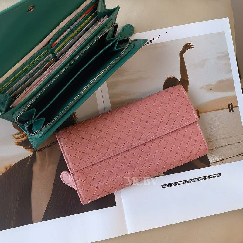 MCBV Sheepskin Hand-woven Genuine Leather Mobile Phone Bag Tri-fold Wallet Card Bag Coin Purse Zipper Bag One-piece Clutch Bag MCBV Sheepskin Hand-woven Genuine Leather Mobile Phone Bag Tri-fold Wallet Card Bag Coin Purse Zipper Bag One-piece Clutch Bag