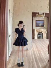 甜美风气质花边V领连衣裙女装夏季a字裙子藏蓝色蛋糕裙小个子短裙
