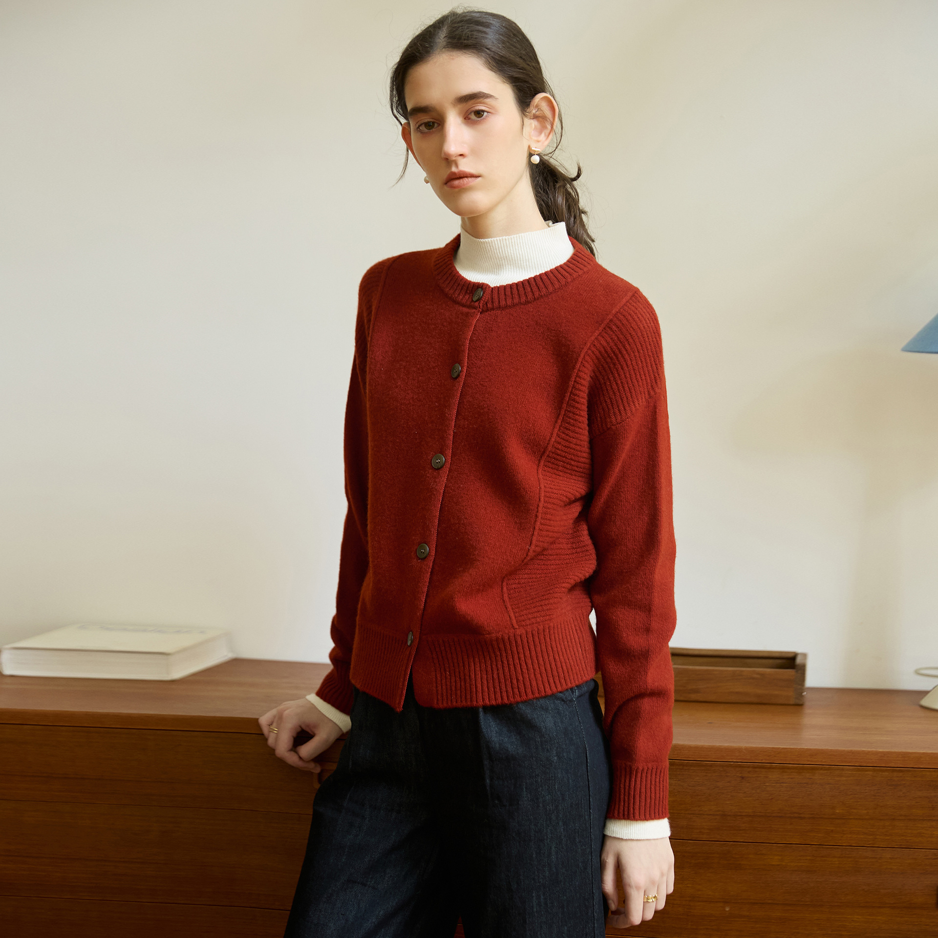 Red retro woolen sweater
