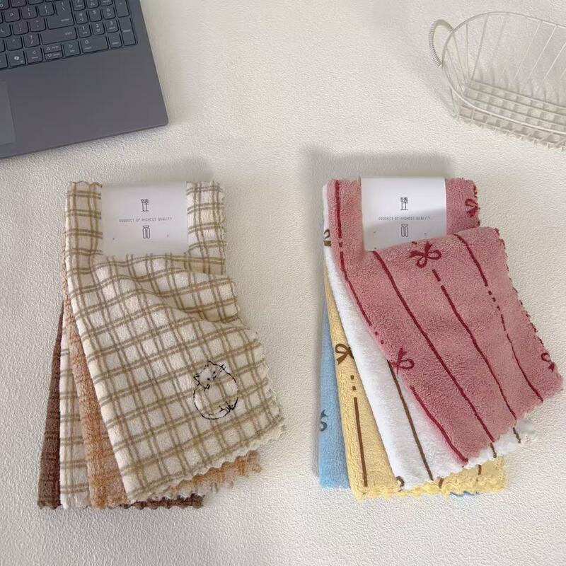 High-Quality Thick Coral Fleece Printed Square Towel for Kitchen Use, Absorbent, Soft, and Lint-Free, Direct from the Manufacturer High-Quality Thick Coral Fleece Printed Square Towel for Kitchen Use, Absorbent, Soft, and Lint-Free, Direct from the Manufacturer
