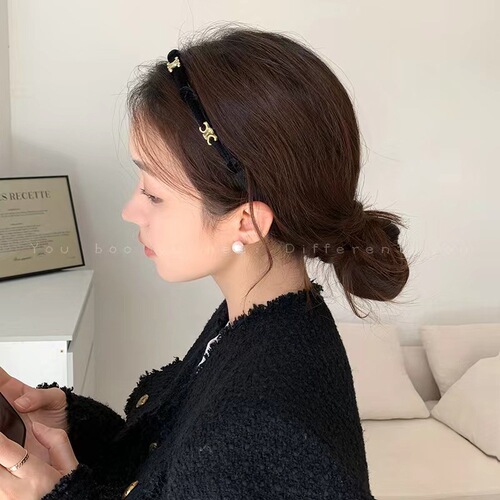 Zhao Lusi's same style Internet celebrity velvet headband autumn pressed hair tassel headband trendy versatile retro hair accessories wholesale