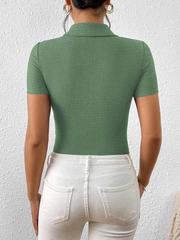 欧米の2025夏の新型の婦人服の純色は簡単に身を修めて襟のpoloのシャツの半袖のtシャツの女性がやせている上着を現します。|undefined