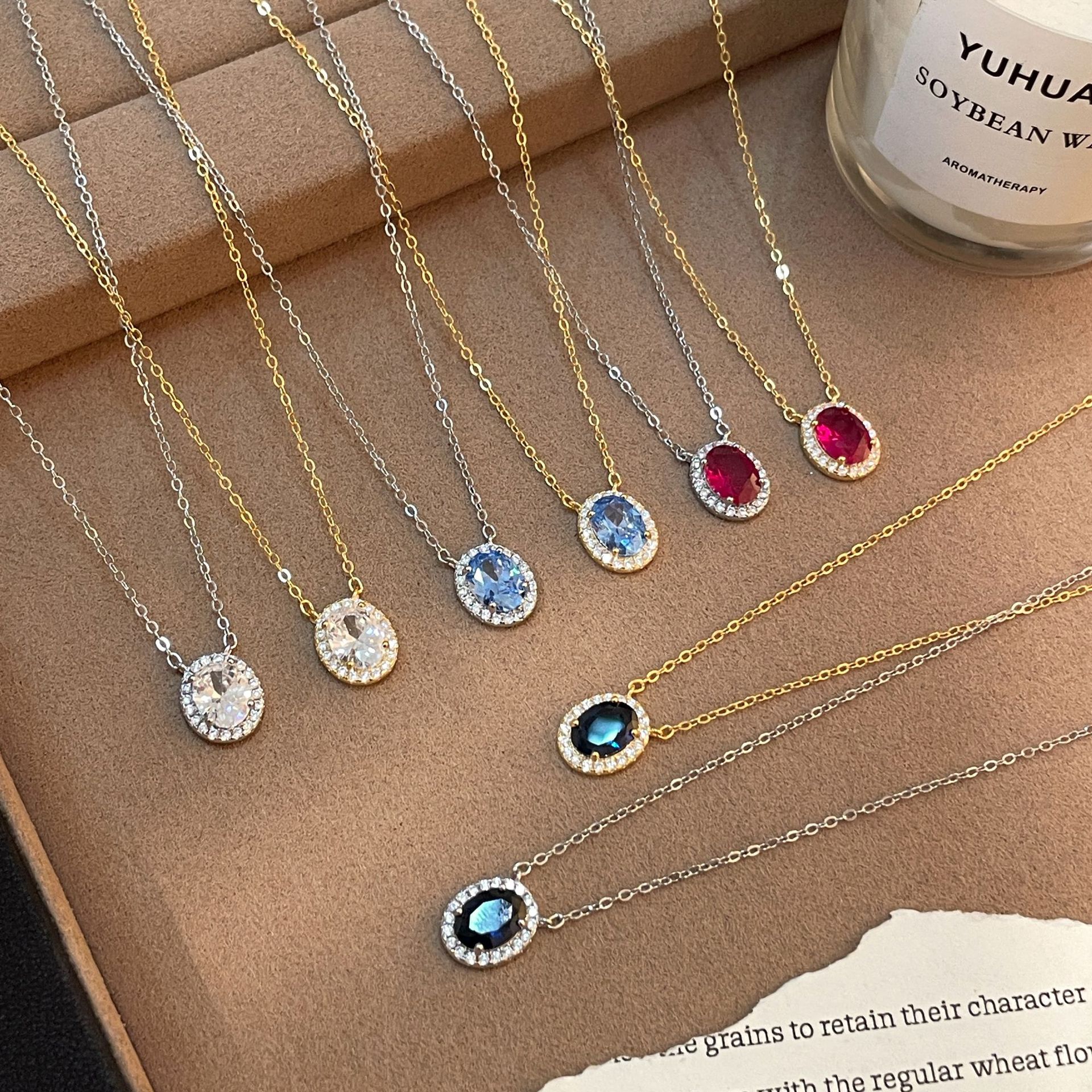 S925 gümüş üzərində 18K qızıl suyuna salınmış oval brilliant asqılı