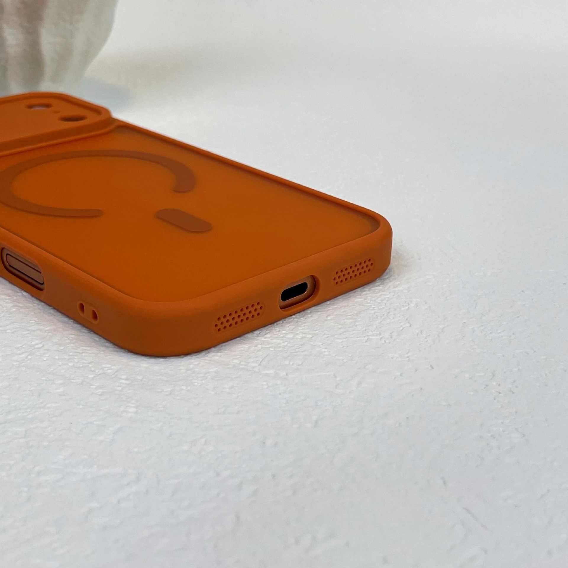 适用iPhone18promax手机壳肤感磨砂磁吸精孔防摔苹果17高级保护套