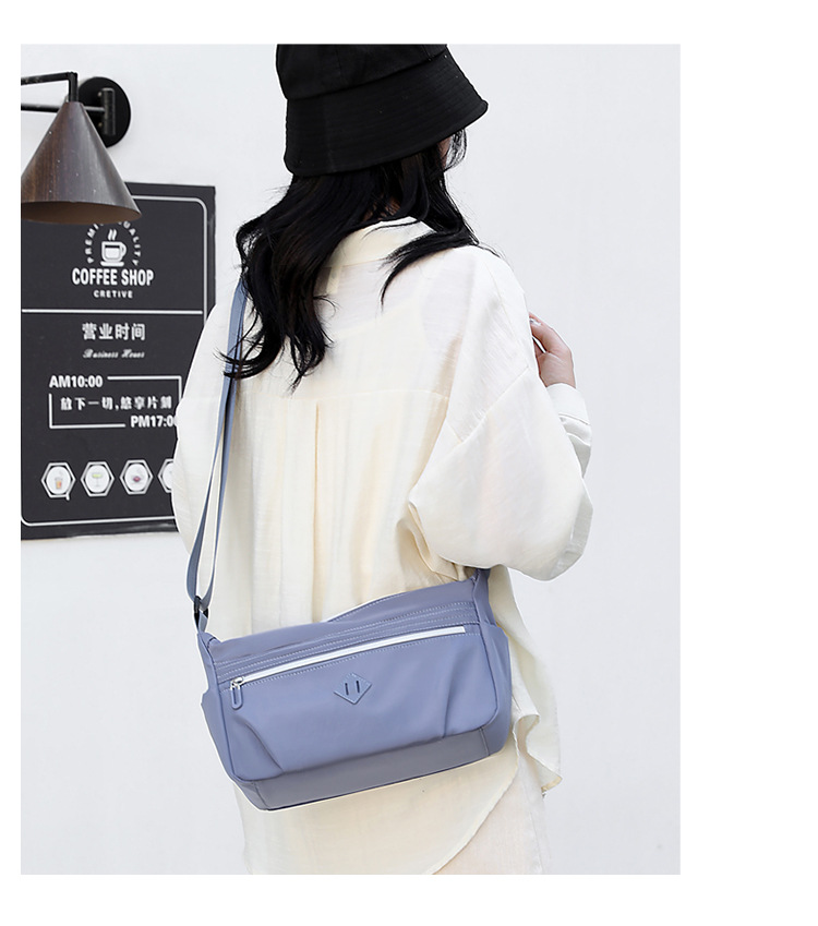 Colorful Fox's new women's shoulder bag, a simple and large-capacity crossbody bag in Korean style, and a water-resistant nylon bag undefined