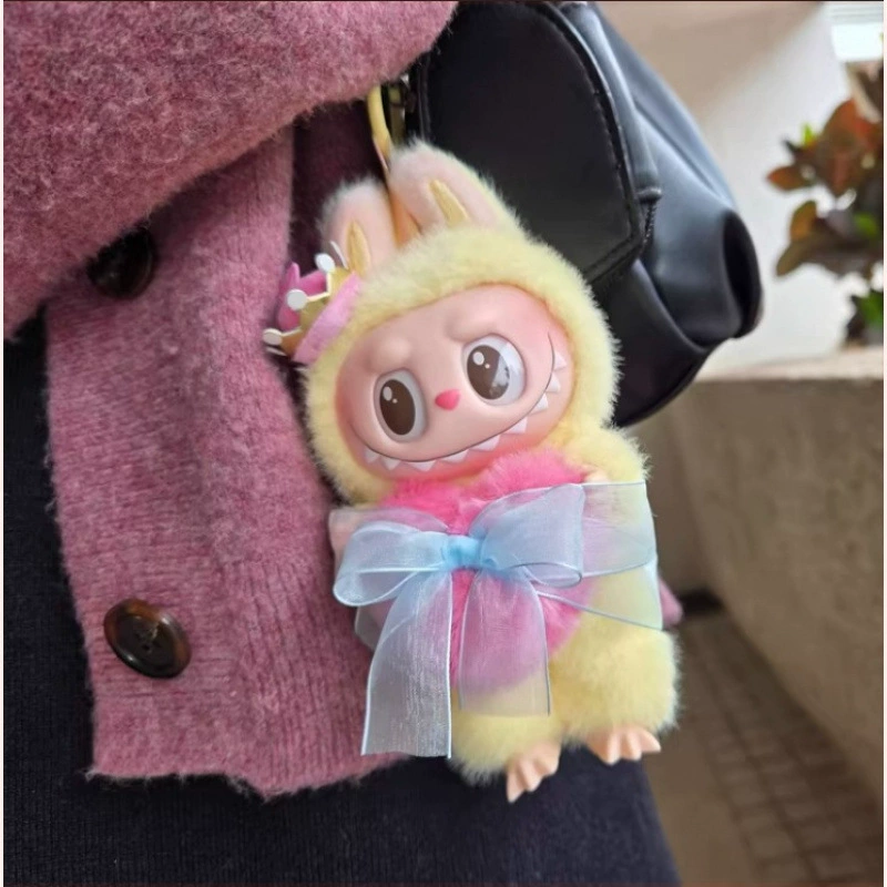 Супер горячий и супер качественный горячий Labubu Labubu резиновая инкапсуляция кукла лица шахматная авантюрная королева модный кулон