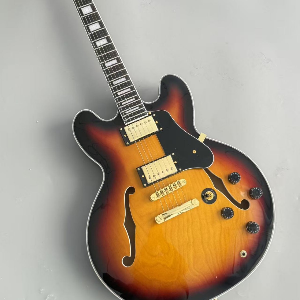 Epiphone ES-335 yarıiçi boş elektrik gitara, təbii ağac rəngi