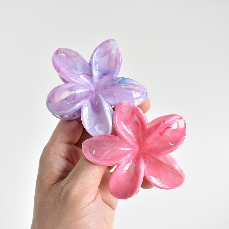 38g Weight Hair Claws Hair Accessories Type 1 Piece Quantity Casual Occasion Plastic, Resin Material Plumeria Pattern Women's Gender Simple Style Style Simple Style Women's Plumeria Plastic Resin Hair Claws 8