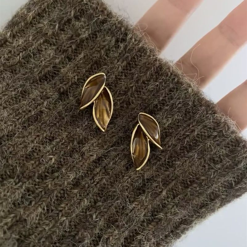 Meilad marrón caída orejas nicho femenino sensación de lujo ligero pendientes sin agujeros de orejas temperamento versátil otoño invierno orejas