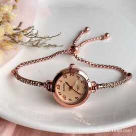 小巧精致自由调节手链手表女款学生爆款数字设计简约轻奢高级感