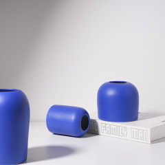 隆利陶磁器花瓶シンプル創意家庭陶磁器工芸品クライン藍花瓶置物家庭装飾