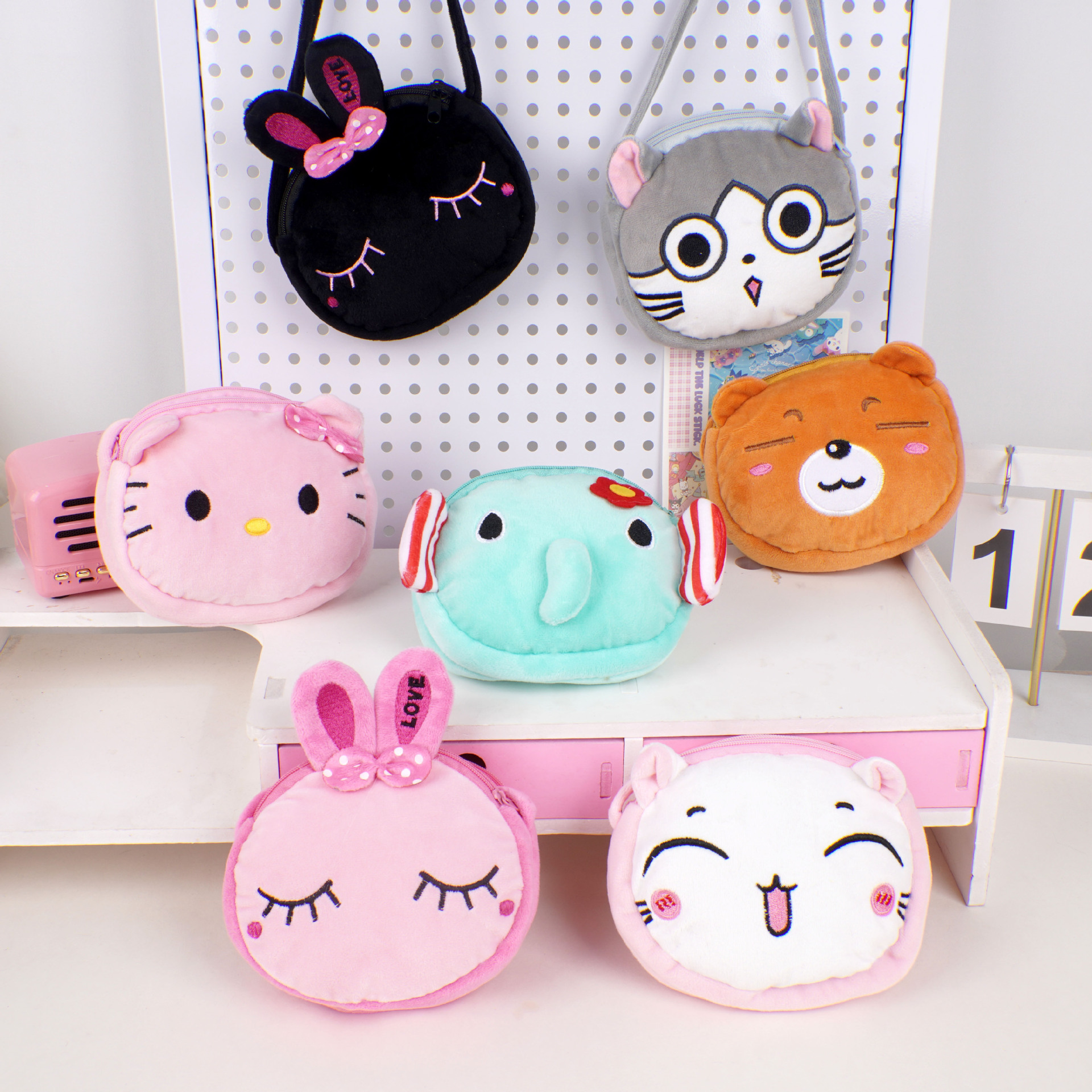 New children's ins plush shoulder bag for girls, cute cartoon creative crossbody bag, fashionable snack storage pouch