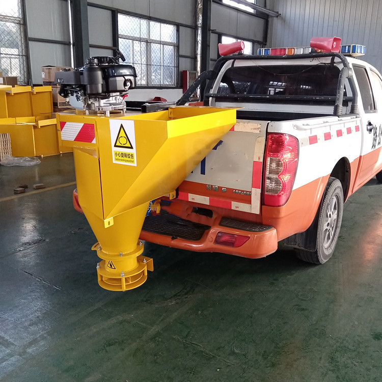 皮卡车后挂式融雪剂撒布机 市政道路积雪融雪融冰撒盐机 斯诺现货