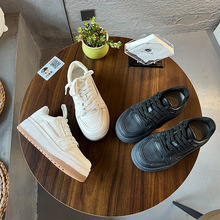 真皮小白鞋2025秋季新款轻奢高级感单鞋厚底舒适百搭通勤单板鞋女