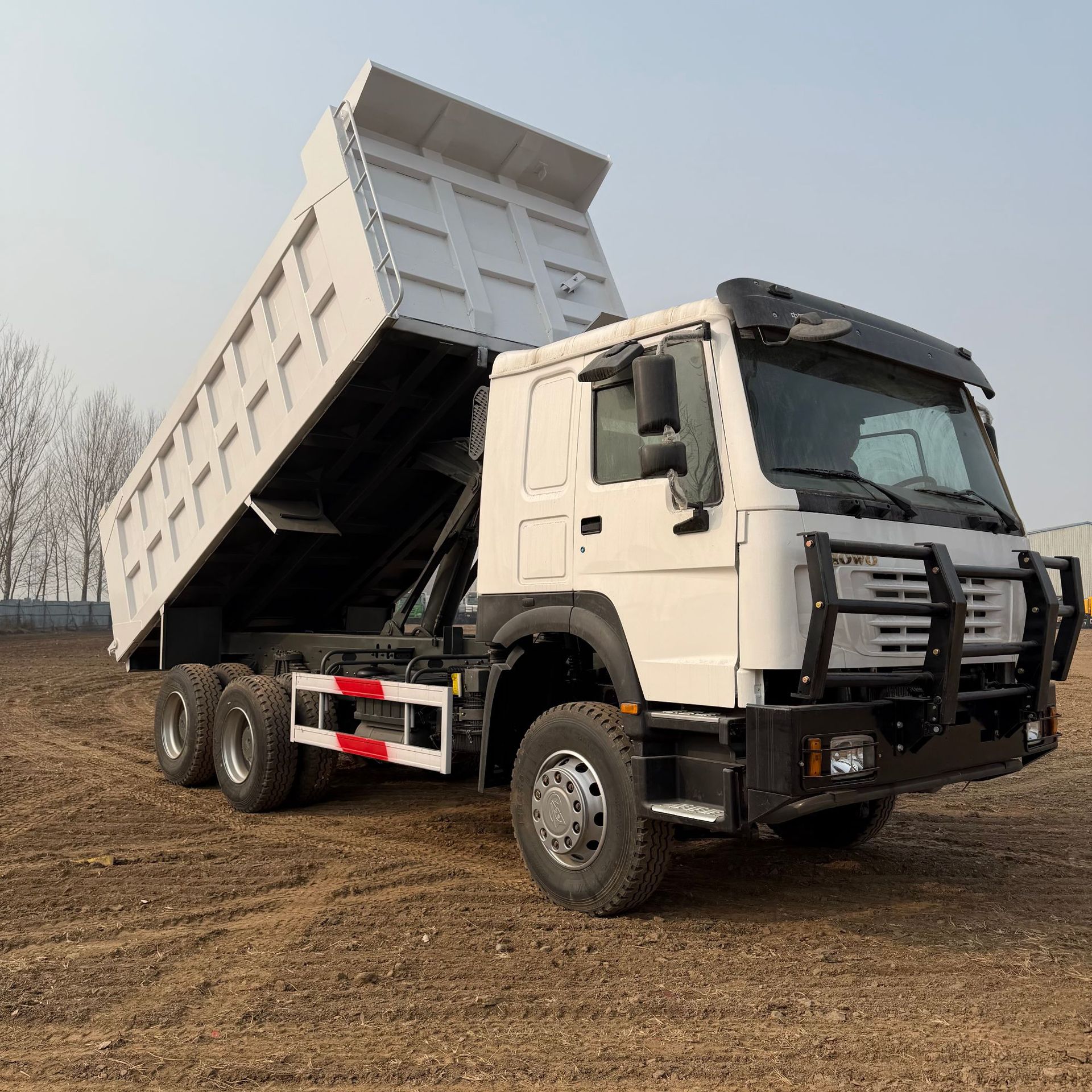 Export Cross-Border African Used Truck Howo Reinforced Bumper Rear Flip 371 Horsepower 6X4 Dump Truck